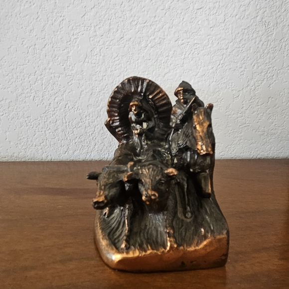 Vintage Cast Metal Covered Wagon And Oxen Booken 1950's Rustic Bronze Color - Picture 7 of 8